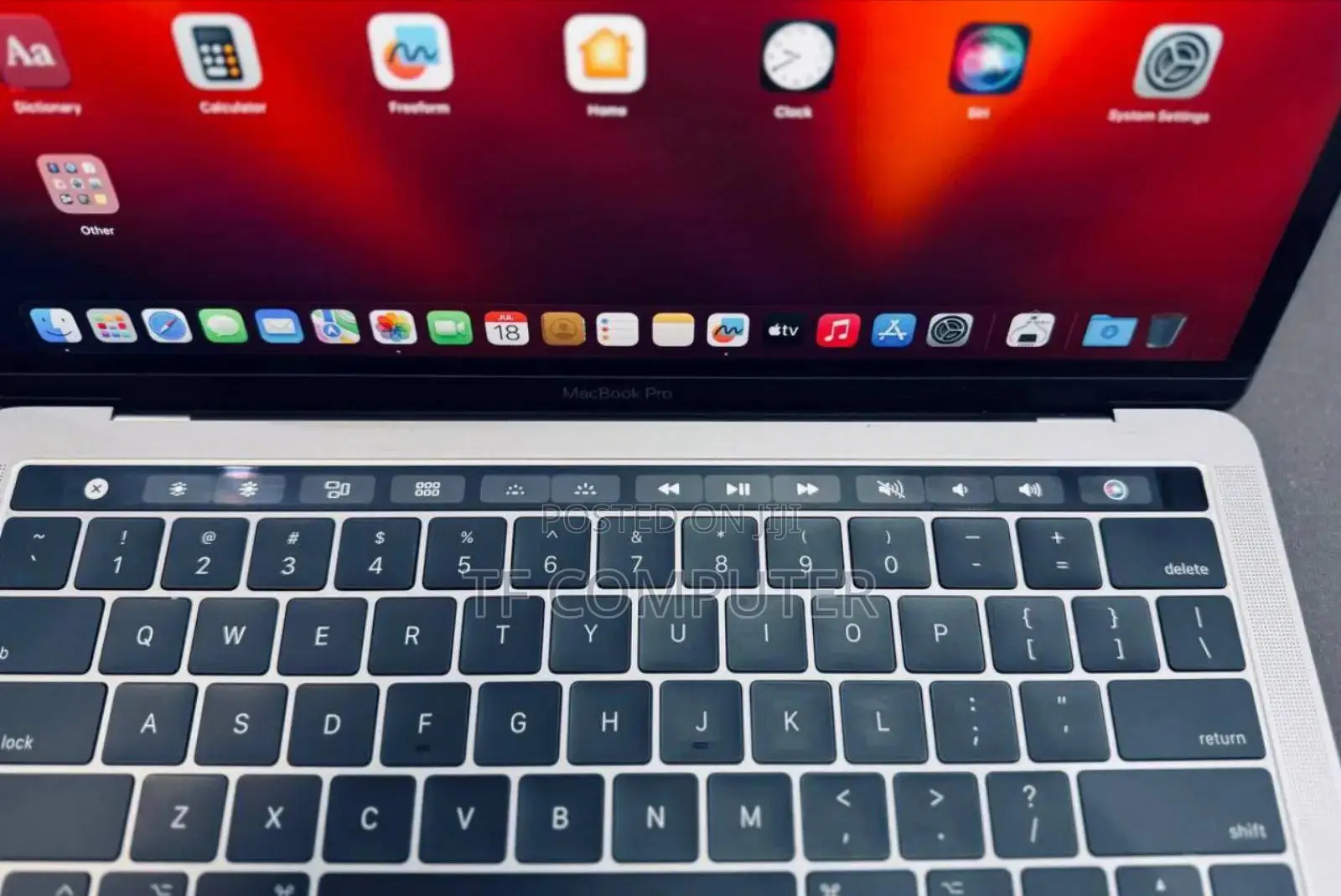 New Laptop Apple MacBook Pro 2017 8GB Intel Core I5 SSD 256GB