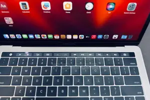 New Laptop Apple MacBook Pro 2017 8GB Intel Core I5 SSD 256GB