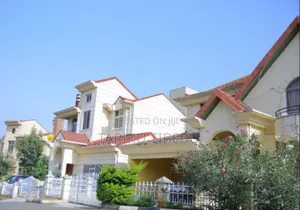 5bdrm Villa in Yeka for sale