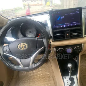 Toyota Yaris 2016 Gray