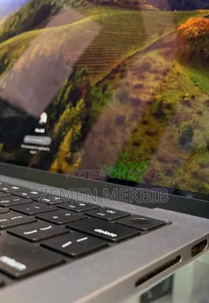 New Laptop Apple MacBook Pro M1 32GB Intel Core I7 SSD 1T