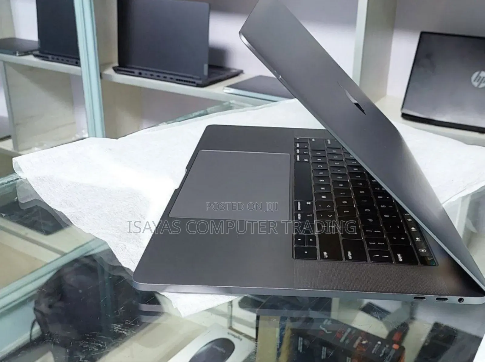 New Laptop Apple MacBook Pro 2019 16GB Intel Core I7 SSD 512GB