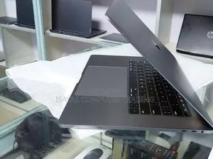 New Laptop Apple MacBook Pro 2019 16GB Intel Core I7 SSD 512GB