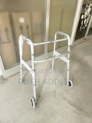 Photo - Medical Walker可是walking Frame Walker袸了walker疑似medical Walker