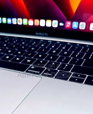 New Laptop Apple MacBook Pro 2017 8GB SSD 256GB