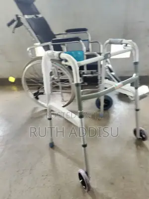 Photo - Walker袸了medical Almunium Walker型號walker Foldable鴦了walker