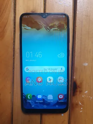 Photo - Samsung Galaxy M10 16 GB Blue
