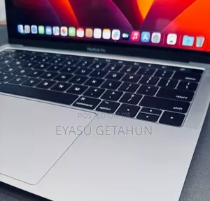 Photo - New Laptop Apple MacBook Pro 2017 8GB Intel Core I5 SSD 256GB