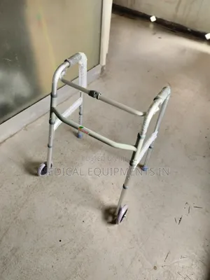 Photo - Medical Walker做出almunium Walker成功walker疑問medical Walker New