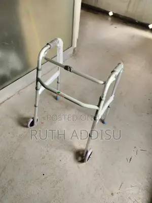 Photo - Medical Walker做出almunium Walker成功walker疑問medical Walker New