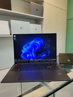 New Laptop Asus VivoBook 15 X505BA 20GB Intel Core I7 SSD 512GB