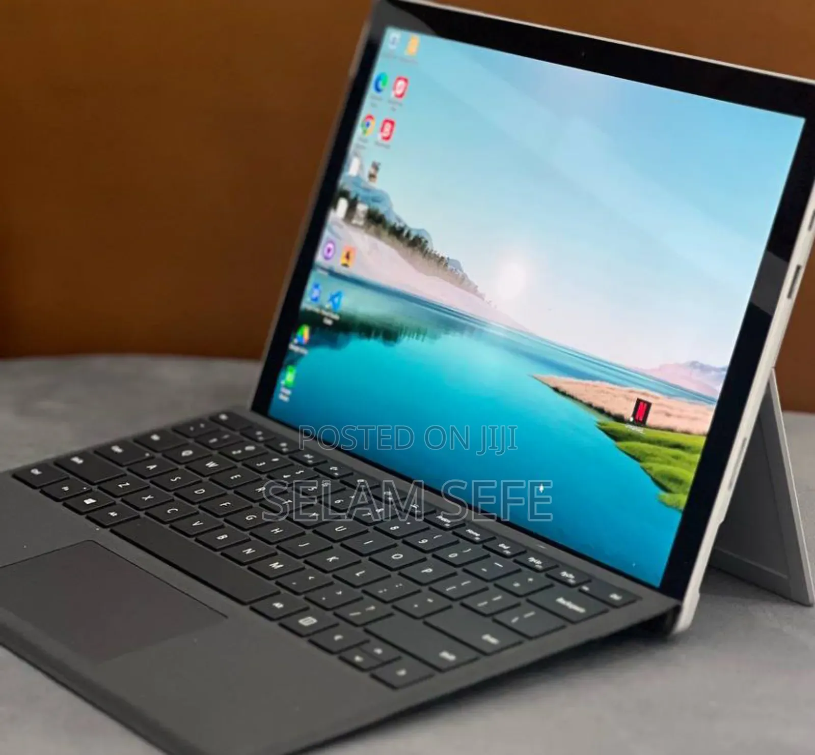 New Laptop Microsoft Surface 8GB Intel Core I5 SSD 256GB