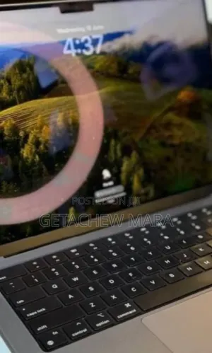 Photo - New Laptop Apple MacBook Pro M1 32GB Intel Core I5 SSD 1T