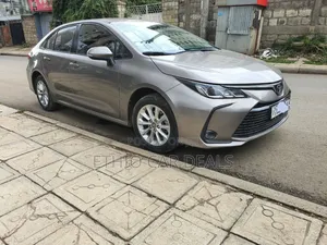 Toyota Corolla 2022 Silver
