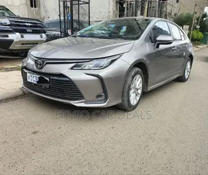 Toyota Corolla 2022 Silver
