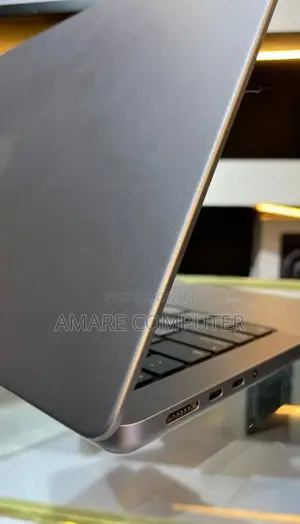 New Laptop Apple MacBook Pro M1 16GB Apple M1 Pro SSD 1T