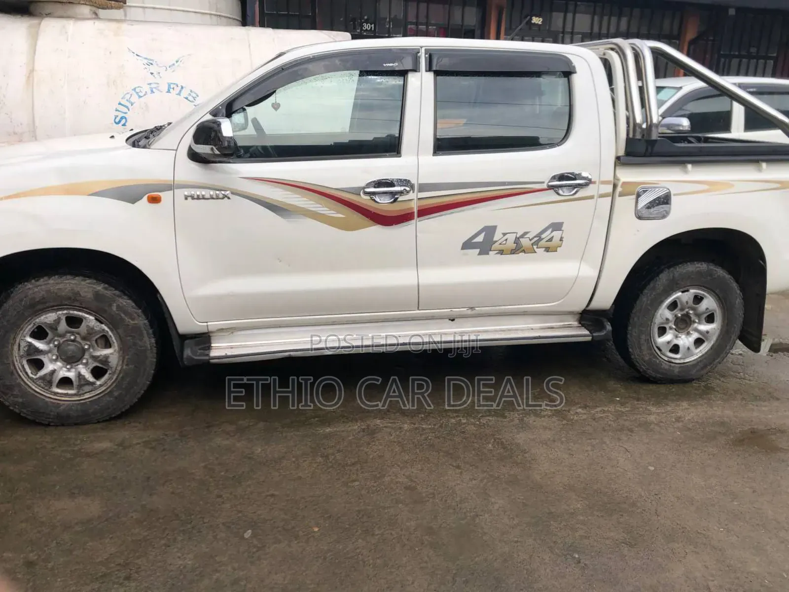 Toyota Hilux 2.5 D-4D 4X4 SRX 2012 White