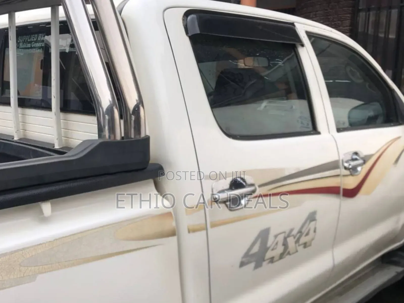 Toyota Hilux 2.5 D-4D 4X4 SRX 2012 White