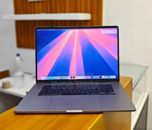 New Laptop Apple MacBook Pro 2019 16GB Intel Core I7 SSD 512GB