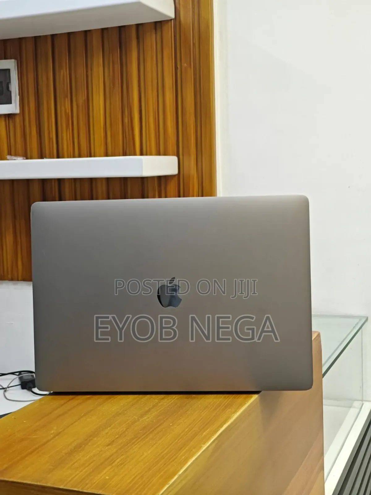 New Laptop Apple MacBook Pro 2019 16GB Intel Core I7 SSD 512GB