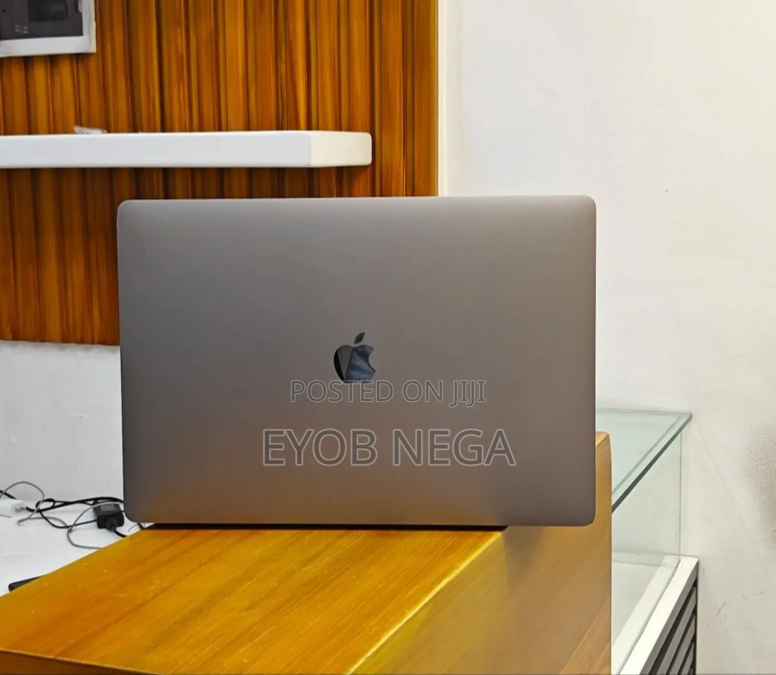 New Laptop Apple MacBook Pro 2019 16GB Intel Core I7 SSD 512GB