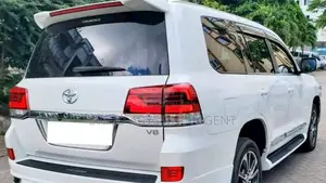 Land Cruiser Lc200 for Rent