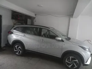 Toyota Rush 2022 Silver