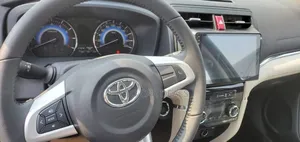 Toyota Rush 2022 Silver