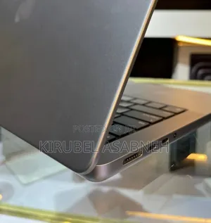 New Laptop Apple MacBook Pro M1 32GB Apple M1 Pro SSD 1T