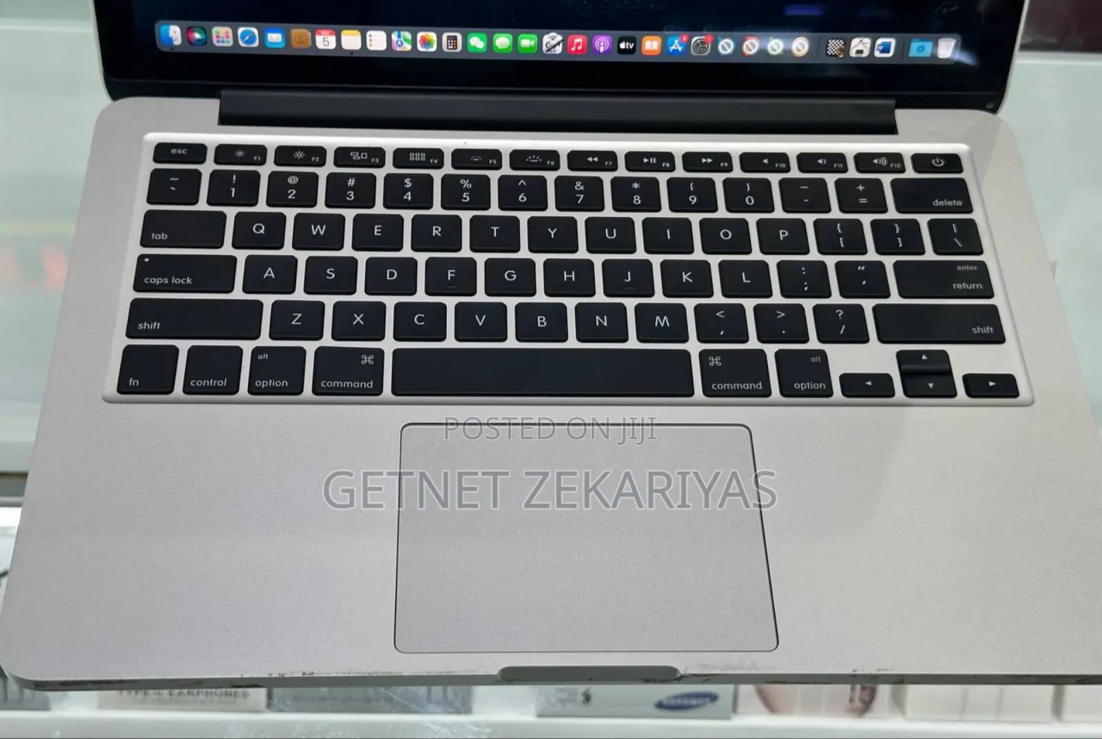 New Laptop Apple MacBook Pro 2015 8GB Intel Core I5 SSD 128GB
