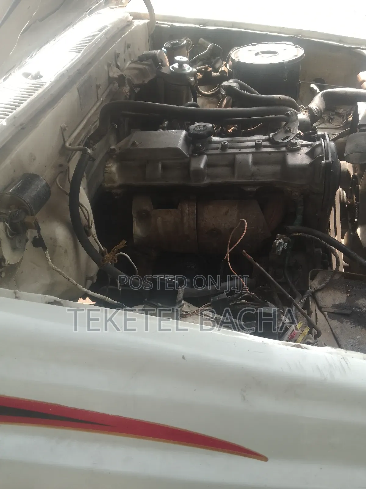 Toyota Hilux 1987 White