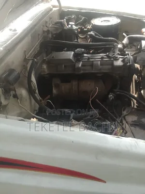 Toyota Hilux 1987 White