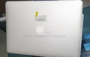 New Laptop Apple MacBook Pro 2015 8GB Intel Core I5 SSD 256GB