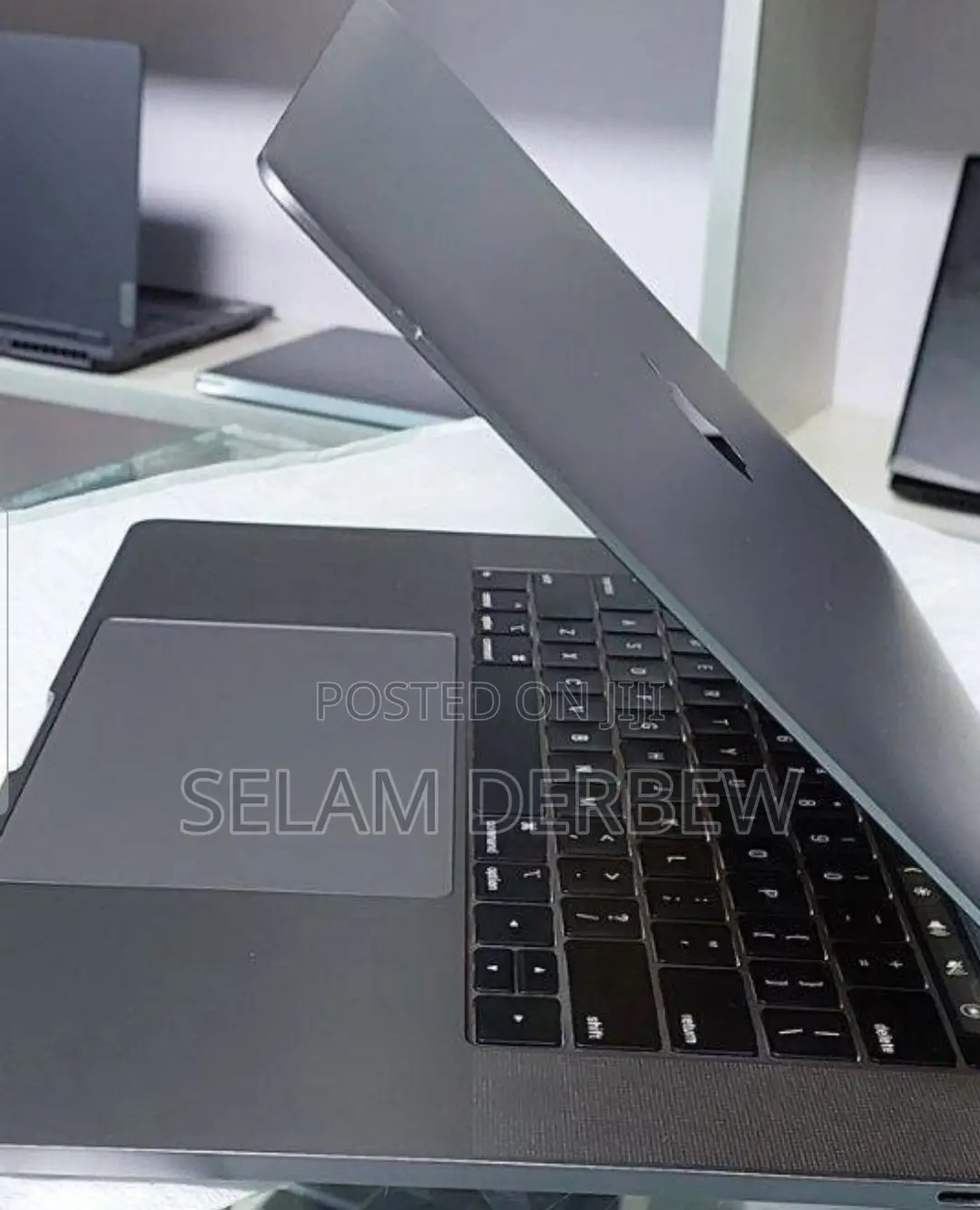 New Laptop Apple MacBook Pro 2019 16GB Intel Core I7 SSD 512GB