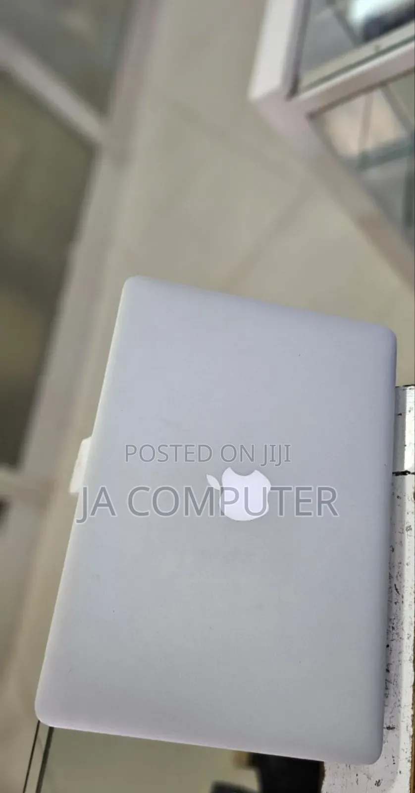 New Laptop Apple MacBook Pro 2015 8GB Intel Core I5 SSD 256GB