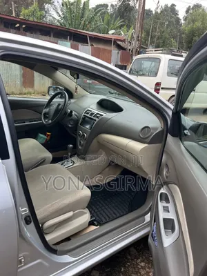 Toyota Yaris 2009 Silver