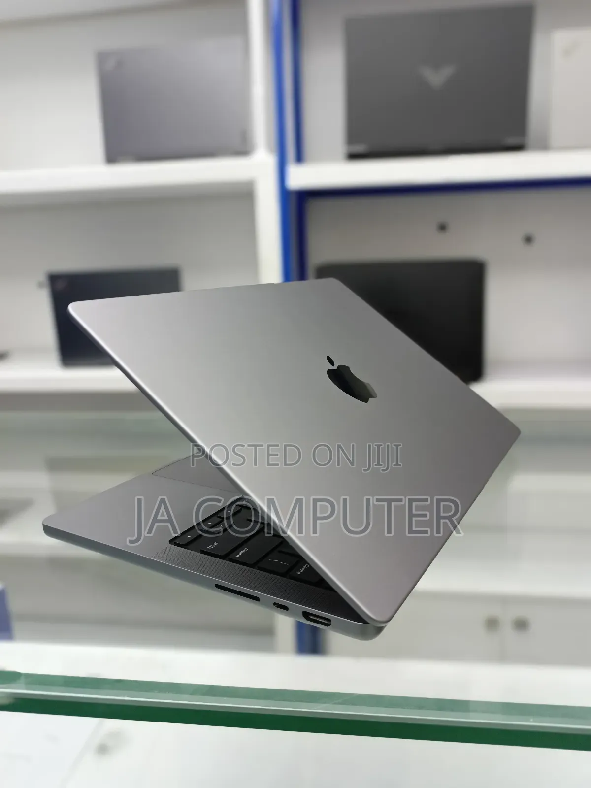 New Laptop Apple MacBook Pro 2021 M1 32GB Apple M1 Pro SSD 512GB