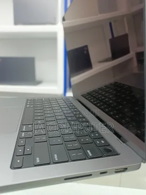 New Laptop Apple MacBook Pro 2021 M1 32GB Apple M1 Pro SSD 512GB