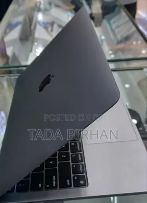 New Laptop Apple MacBook Pro M1 8GB Apple M1 Pro SSD 256GB