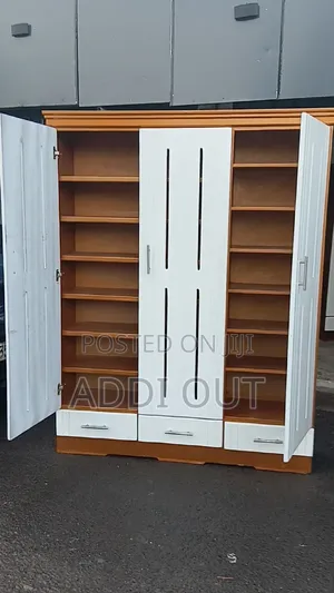 42 ጥንድ ጫማ የሚይዝ