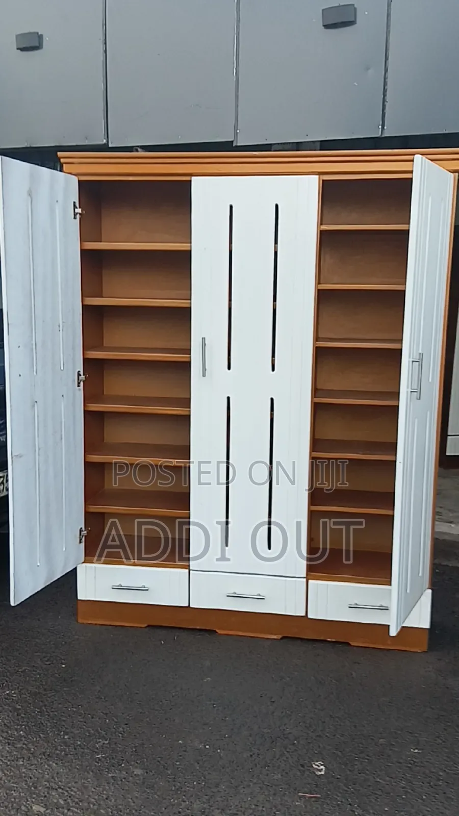 42 ጥንድ ጫማ የሚይዝ