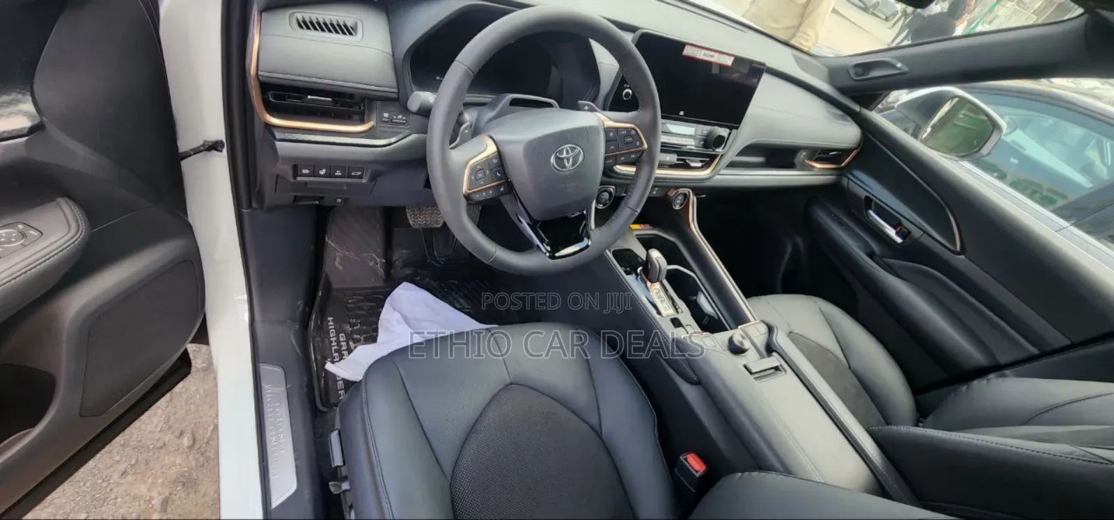 New Toyota Grand Highlander Hybrid 2024 White