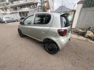 Toyota Vitz 1.0 FWD 5dr 2002 Gold