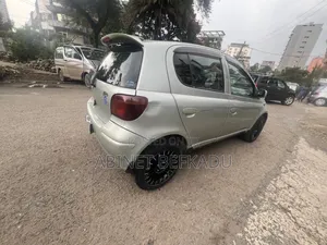 Toyota Vitz 1.0 FWD 5dr 2002 Gold