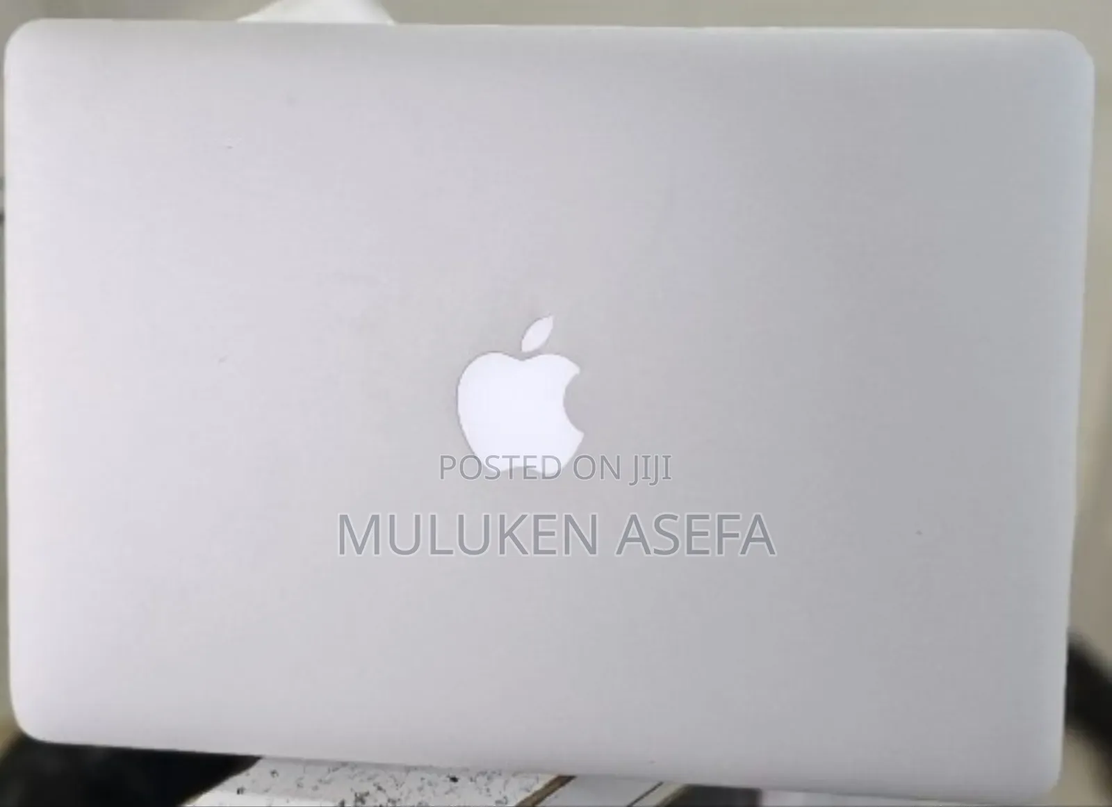 New Laptop Apple MacBook Pro 2015 8GB Intel Core I5 SSD 256GB