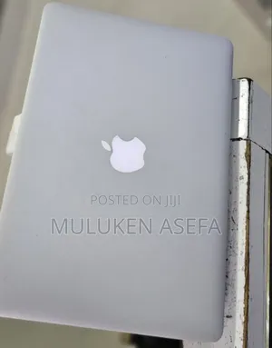 New Laptop Apple MacBook Pro 2015 8GB Intel Core I5 SSD 256GB