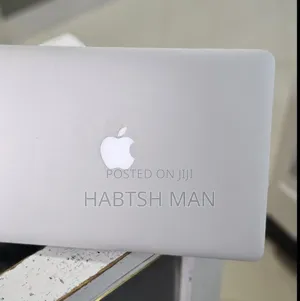 New Laptop Apple MacBook Pro 2015 8GB Intel Core I5 SSD 256GB