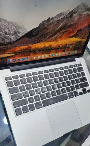 New Laptop Apple MacBook Pro 2015 8GB Intel Core I5 SSD 256GB