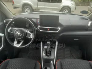 Toyota Raize 1.0 AWD 2022 Silver