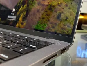 Photo - New Laptop Apple MacBook Pro M1 32GB Apple M1 Pro SSD 1T